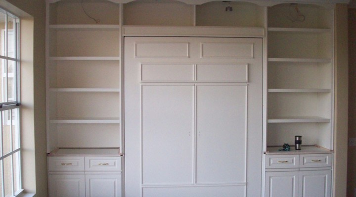 Muprhy bed with bookcase units